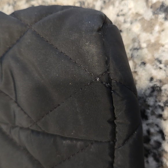 VERA BRADLEY ULTRALIGHT QUILTED HIPSTER CROSSBODY BAG IN BLACK. - Picture 7 of 13